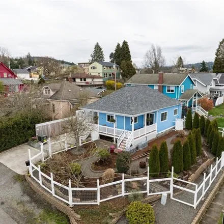 Buy this 2 bed house on 1709 Donovan Avenue in Bellingham, WA 98225