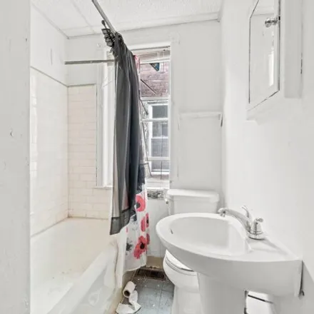 Image 4 - Girard Avenue & 54th Street, West Girard Avenue, Philadelphia, PA 19151, USA - House for sale