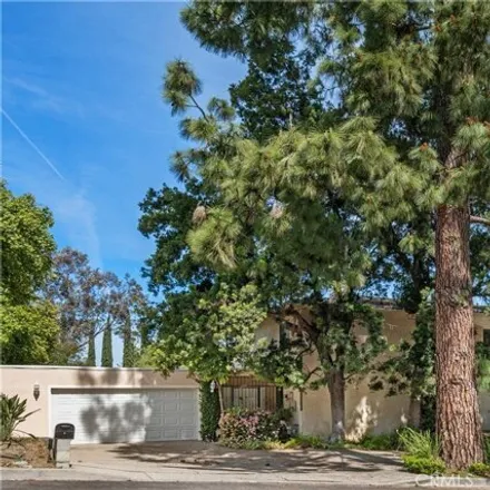 Image 1 - 4969 Tarzana Woods Drive, Los Angeles, CA 91356, USA - House for sale