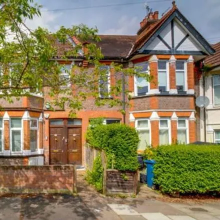 Rent this 4 bed room on Oxford Road in London, HA1 4JF