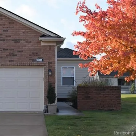 Buy this 2 bed condo on 29990 Camdes Circle in Chesterfield Township, MI 48047