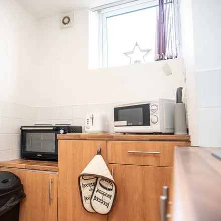 Image 4 - Kirklees, HD2 1JJ, United Kingdom - Apartment for rent