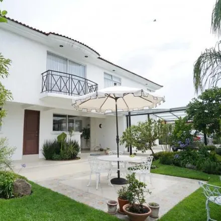 Buy this 4 bed house on Calle Paseo De Las Rosas in San Salvador Tizatlalli, 52172 Metepec