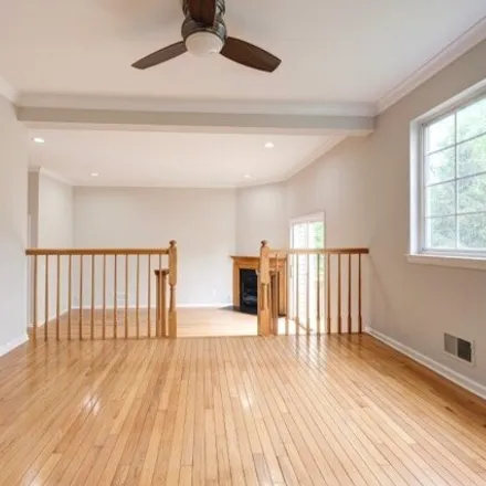 Image 5 - 98 Whispering Way West, Berkeley Heights, NJ 07922, USA - House for sale