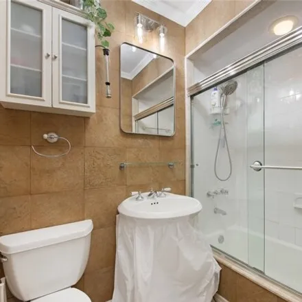 Image 5 - 830 Howard Avenue, New York, NY 10301, USA - Condo for sale