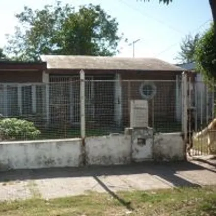 Buy this 2 bed house on Enrique de Rosas in 1852 Burzaco, Argentina