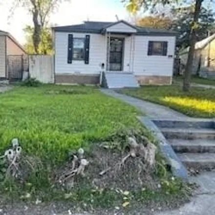 Buy this 3 bed house on 1914 Dudley Avenue in Dallas, TX 75203
