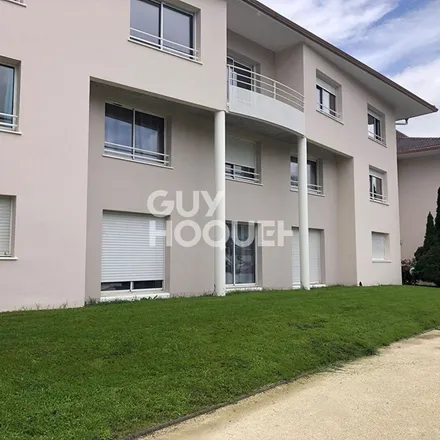 Rent this 1 bed apartment on 8 Avenue Roger Chaumet in 33600 Pessac, France
