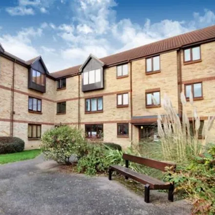 Rent this 3 bed apartment on Spring Close in London, RM8 1SP