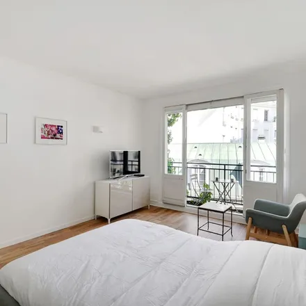 Rent this 2 bed apartment on 34 Rue Chalgrin in 75116 Paris, France