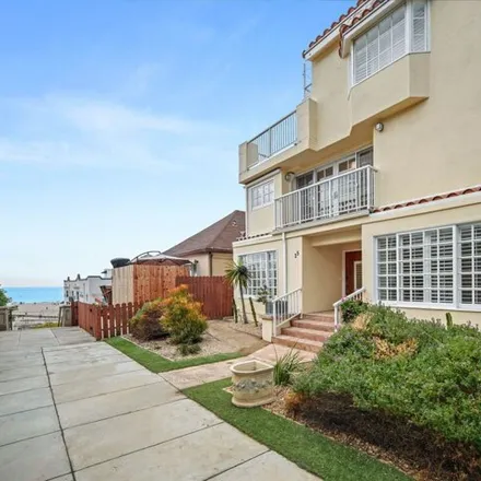 Rent this 1 bed condo on Capital One Cafe in Broadway, Santa Monica