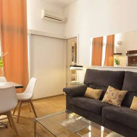 Rent this 2 bed apartment on Madrid in Mola!, Calle de Atocha
