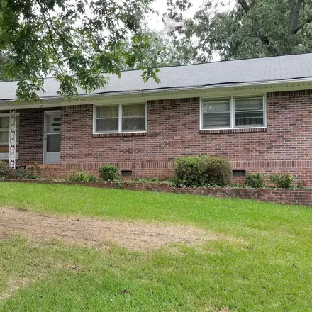 Buy this 3 bed house on 327 Poplar Street in Toccoa, GA 30577