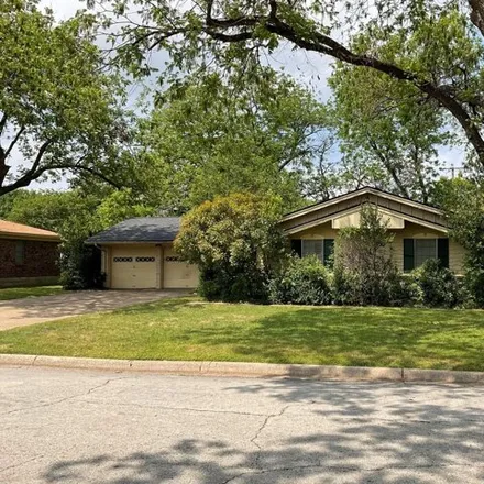 Image 2 - 2030 Lipps Drive, Edgecliff Village, Tarrant County, TX 76134, USA - House for sale