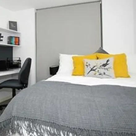 Image 2 - 6 Pope's Lane, London, W5 4NG, United Kingdom - Apartment for rent