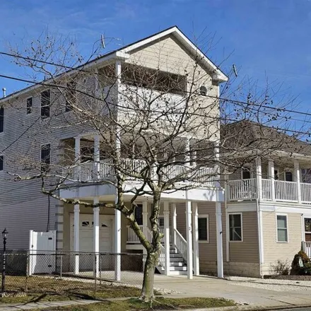 Buy this 5 bed house on 153 East 15th Avenue in North Wildwood, Cape May County
