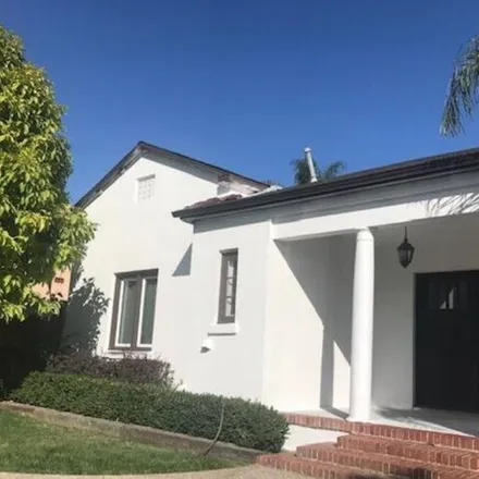 Rent this 3 bed house on 1098 Linden Avenue in Carpinteria, CA 93013