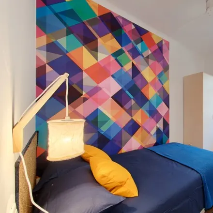 Rent this 5 bed room on Carrer de Rocafort in 204-206, 08029 Barcelona
