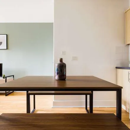 Image 4 - vicarage, 110 St George's Road, London, SE1 6EU, United Kingdom - Apartment for rent