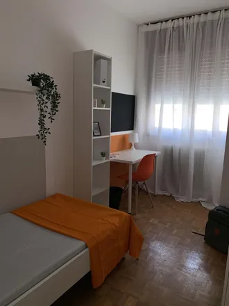 Image 2 - CheBanca!, Via Fratelli Perini, 177, 38122 Trento TN, Italy - Room for rent