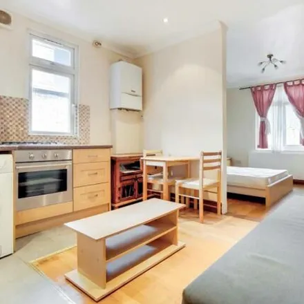 Rent this studio apartment on Whitehall Gardens in London, W3 9RE