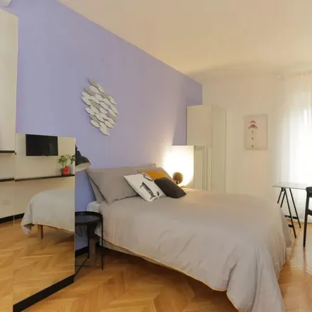 Image 2 - Via Tonale 19, 20124 Milan MI, Italy - Apartment for rent