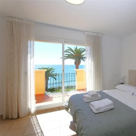 Image 2 - Estepona, Andalusia, Spain - Townhouse for rent