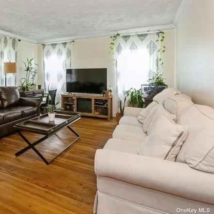 Image 4 - 118-05 232nd Street, New York, NY 11411, USA - Duplex for sale