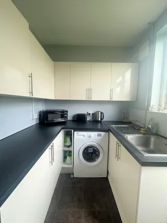 Rent this 4 bed room on Woodmansterne Road in London, SW16 5UB