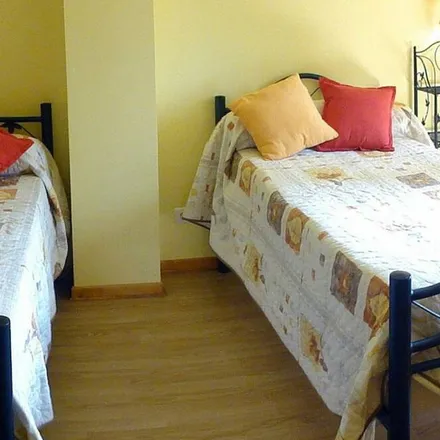 Rent this 2 bed townhouse on 24590 Salignac-Eyvigues