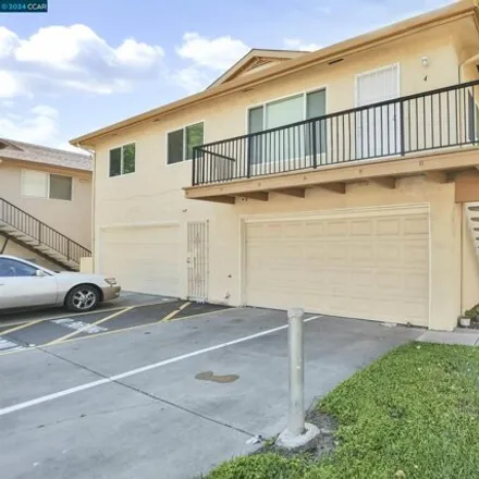 Buy this 2 bed condo on 2185 Peppertree Way in Antioch, CA 94509