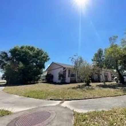Image 2 - 1228 Croftwood Drive, Melbourne, FL 32935, USA - House for sale