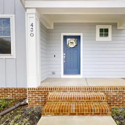 Image 2 - 430 Wyndham Drive, Chapel Hill, NC 27516, USA - House for sale
