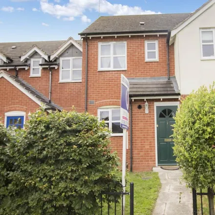 Rent this 2 bed townhouse on 28 School Road in Evesham, WR11 2PW