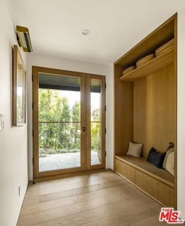 Image 3 - 3398 Canton Lane, Los Angeles, CA 91604, USA - House for sale