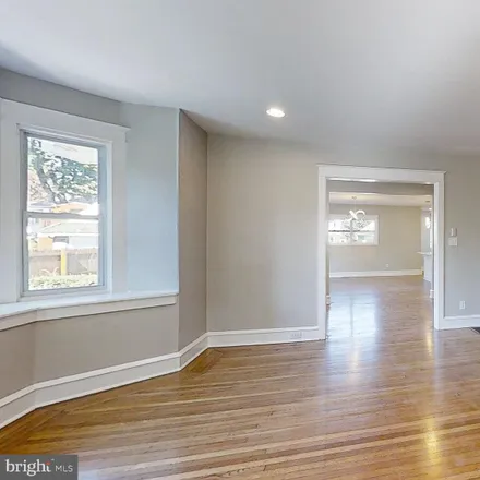 Image 9 - 3101 School Lane, Drexel Hill, Upper Darby, PA 19026, USA - House for sale