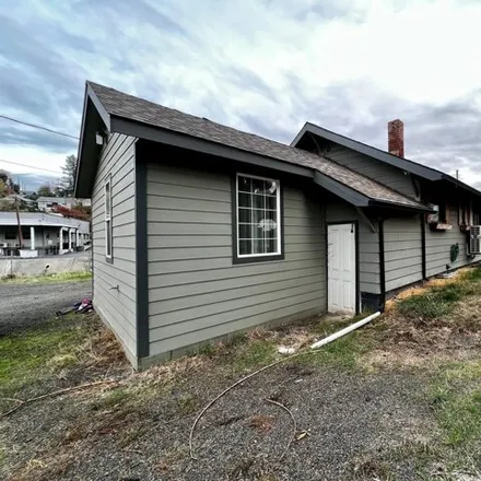 Buy this 3 bed house on 502 South Lake Street in Colfax, WA 99111