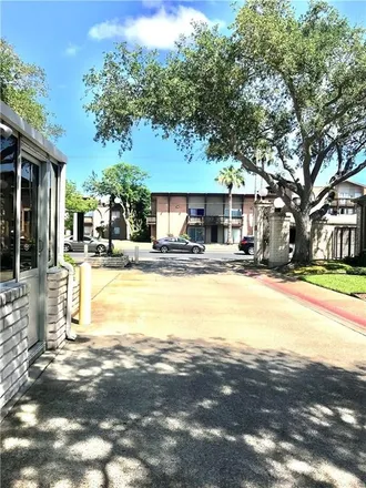 Image 3 - 14 Lake Shore Drive, Corpus Christi, TX 78413, USA - Townhouse for sale