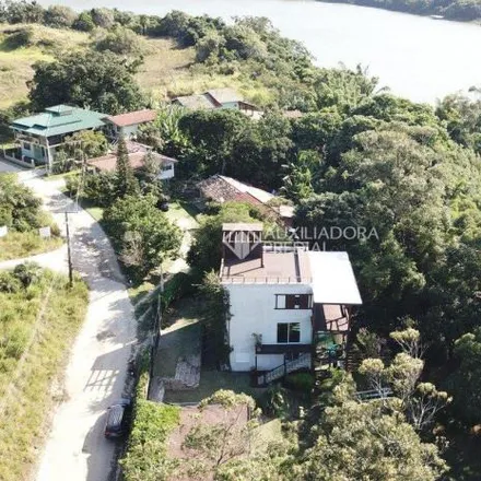 Buy this 3 bed house on Avenida Paraíso do Luz in Ibiraquera, Imbituba - SC