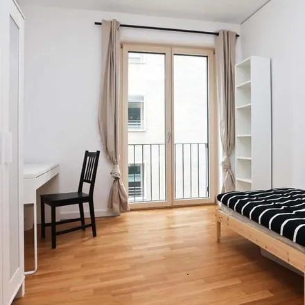Rent this 5 bed room on Weisbachstraße 7 in 60314 Frankfurt, Germany
