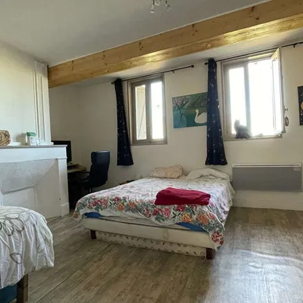 Rent this 2 bed apartment on 425 Chemin de Tanseput in 82600 Verdun-sur-Garonne, France