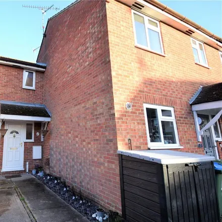 Rent this 2 bed townhouse on Todd Close in Aylesbury, HP21 8EN