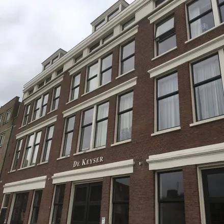 Rent this 3 bed apartment on De Keyser in Hendrik de Keyserstraat 62a, 62b