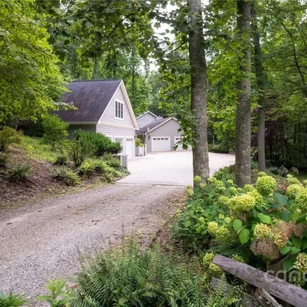 Image 3 - Cardinal Ln, New Candler, Buncombe County, NC 28715, USA - House for sale