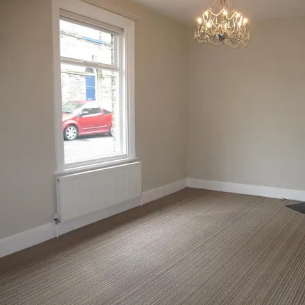 Image 3 - Fern Place, Saltaire Road, Saltaire, BD18 3HD, United Kingdom - Townhouse for rent