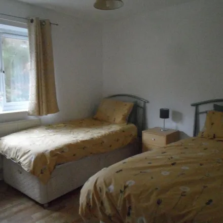 Rent this 3 bed apartment on Awel y Grug in Porthmadog, LL49 9GA
