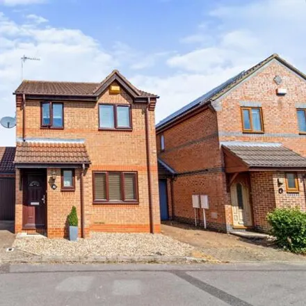 Buy this 3 bed house on 19 Hindemith Gardens in Fenny Stratford, MK7 8PN