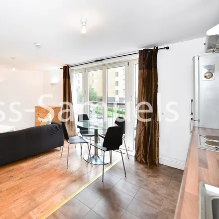 Image 2 - CBRE, 22 Westferry Road, Canary Wharf, London, E14 8LW, United Kingdom - Apartment for rent