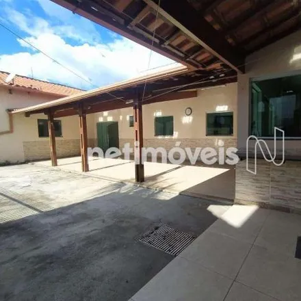 Buy this 3 bed house on Rua Mestre Pedrinho in Sede, Contagem - MG