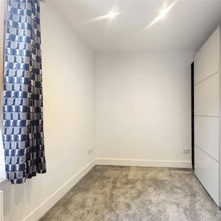 Image 5 - 30 Carlyle Road, London, W5 4BL, United Kingdom - Apartment for rent